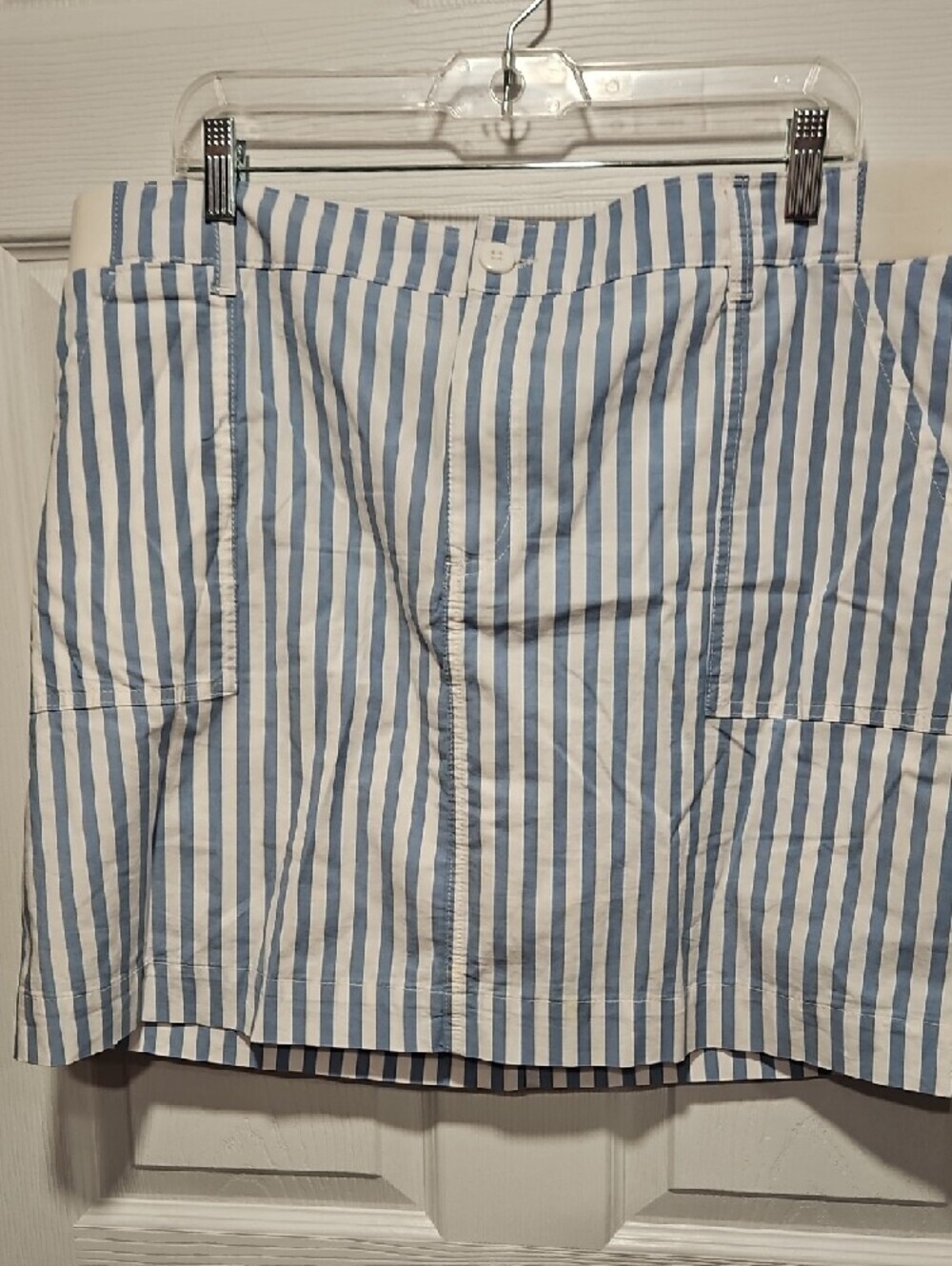 Lee Women's Blue and White Striped Skort